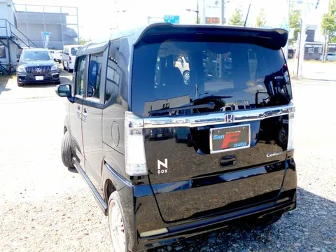 Honda N-BOX Custom