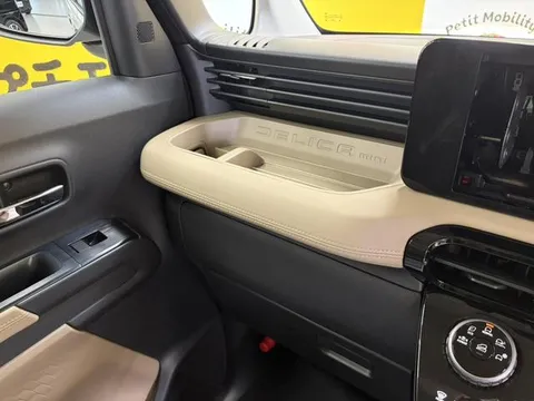 Mitsubishi Delica Mini
