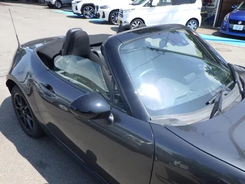 Mazda MX-5 (Roadster)