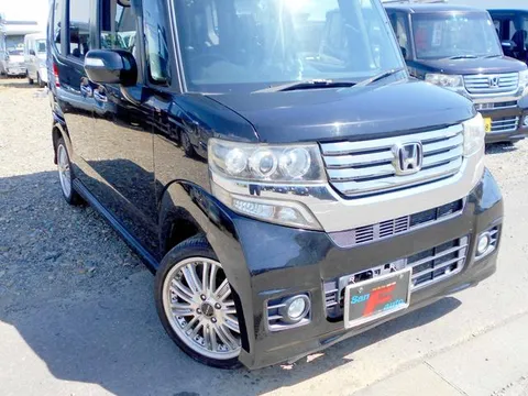 Honda N-BOX Custom