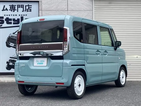 Suzuki Spacia
