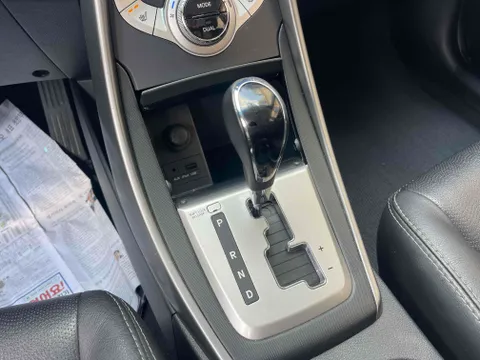 Hyundai Elantra (Avante)