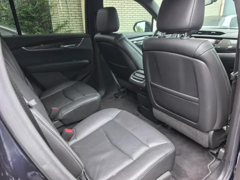 Cadillac XT6