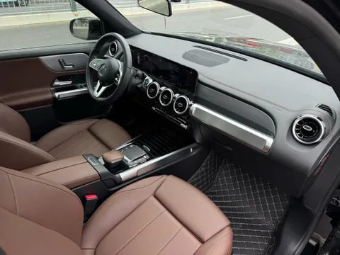 Mercedes-Benz Mercedes-Benz GLB