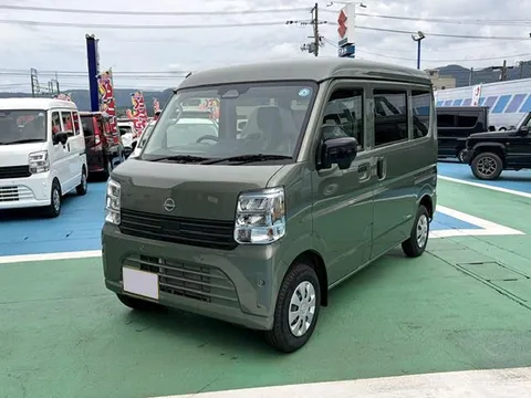 Nissan Clipper Van