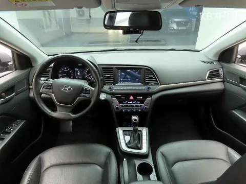 Hyundai Elantra (Avante)