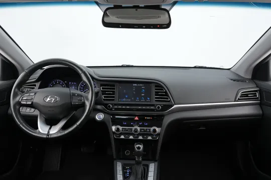 Hyundai Elantra (Avante)