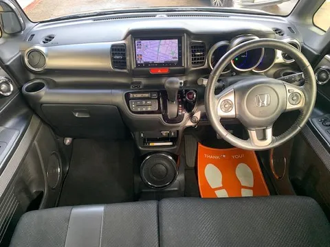 Honda N-BOX Slash
