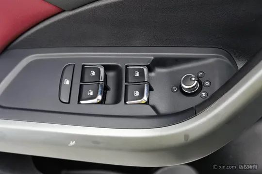 Dongfeng AX7