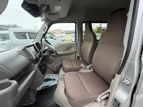 Mitsubishi Minicab Van