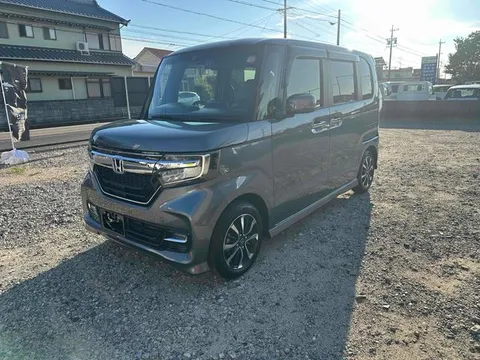 Honda N-BOX Custom