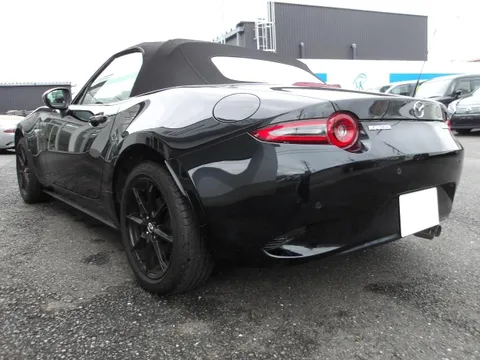 Mazda MX-5 (Roadster)
