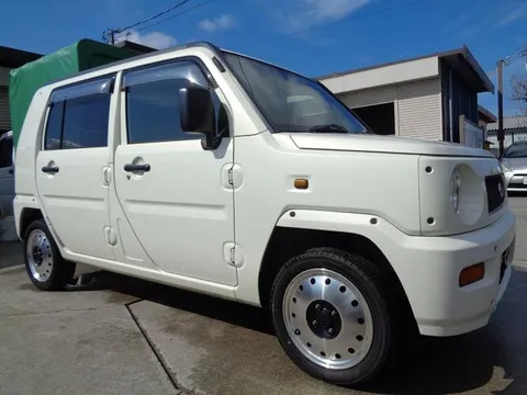 Daihatsu Naked