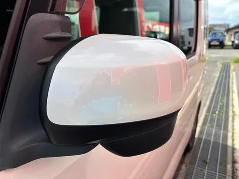 Toyota Pixis Mega
