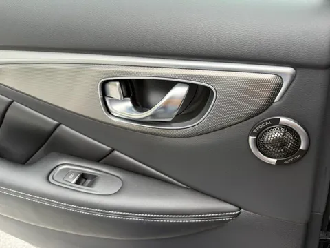 Infiniti Q50L