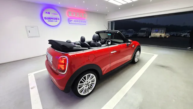 MINI Cooper Convertible