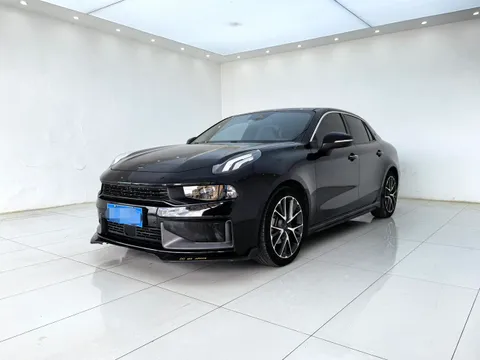 Lynk & Co 03