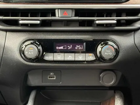 Nissan Note Aura