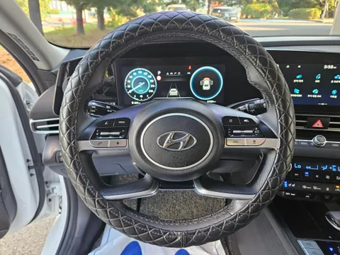 Hyundai Elantra (Avante)