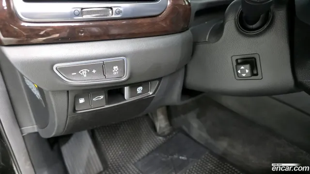 Genesis G90 (EQ900)