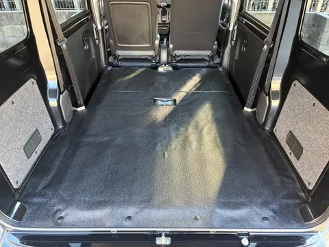 Nissan Clipper Van