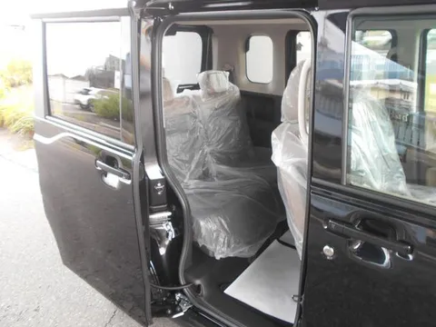 Mitsubishi Delica Mini