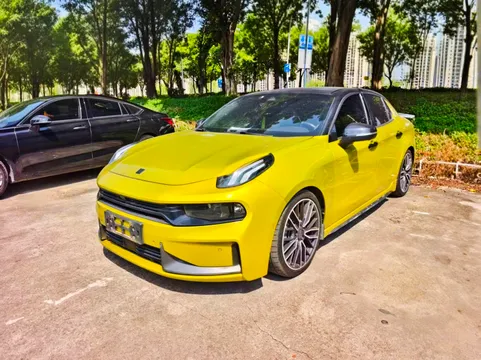 Lynk & Co 03