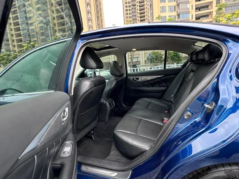 Infiniti Q50L