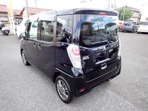Mitsubishi eK Space