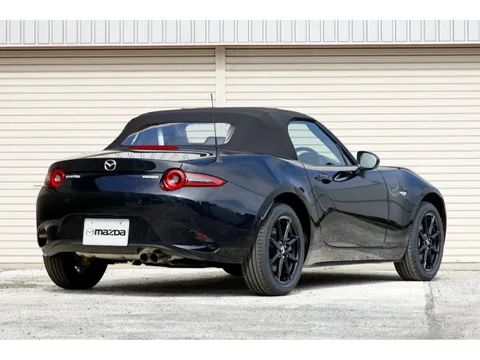Mazda MX-5 (Roadster)