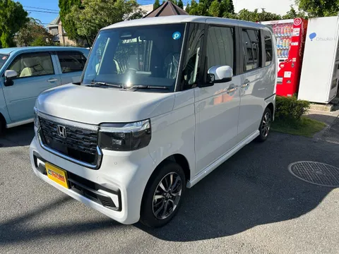 Honda N-BOX Custom