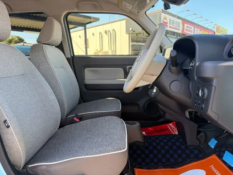 Daihatsu Mira Tocot
