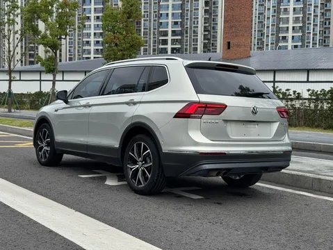 Volkswagen Tiguan L