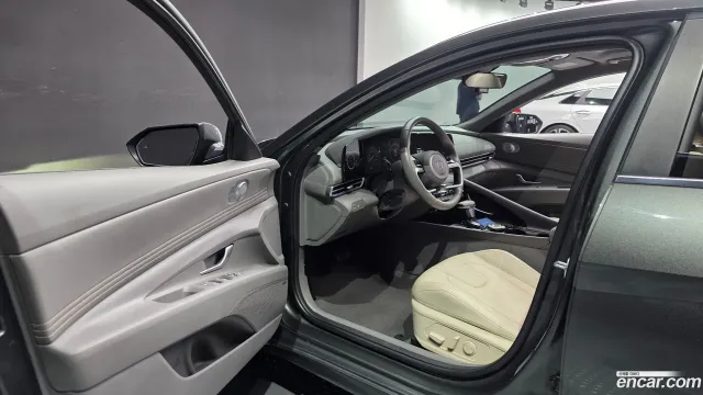 Hyundai Elantra (Avante)