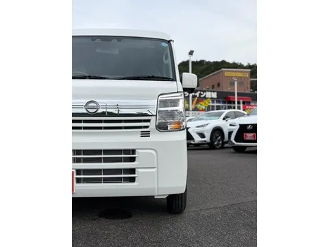 Nissan Clipper Van