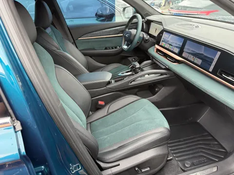 Geely Monjaro (Xingyue L)