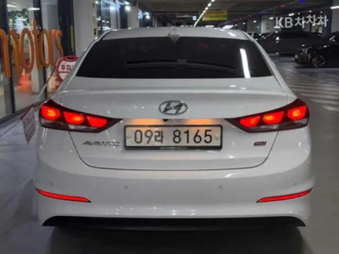 Hyundai Elantra (Avante)