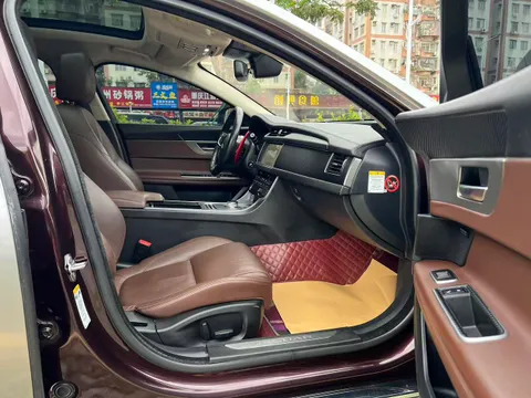 Jaguar XFL
