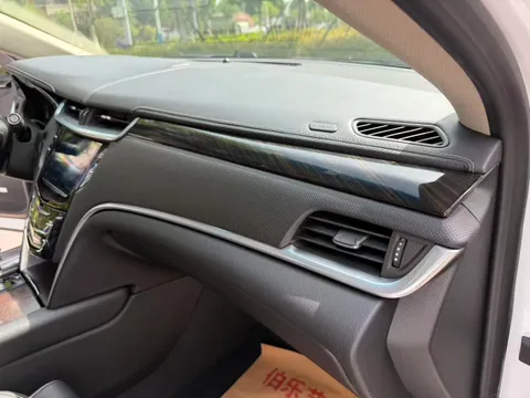 Cadillac XTS