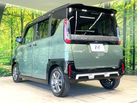 Mitsubishi Delica Mini
