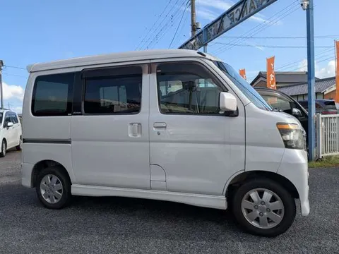 Daihatsu Atrai Wagon
