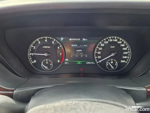 Genesis G90 (EQ900)