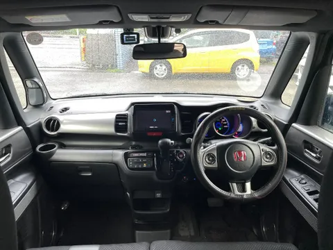 Honda N-BOX Slash