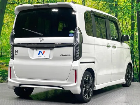 Honda N-BOX Custom