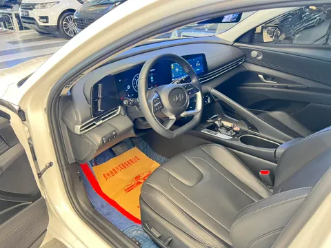Hyundai Elantra (Avante)