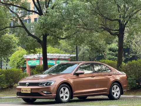 Volkswagen Lamando
