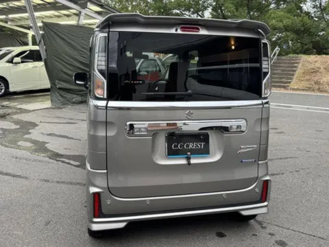 Suzuki Spacia Custom