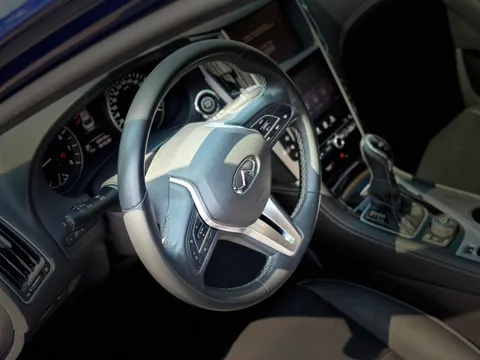 Infiniti Q50L