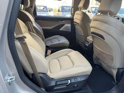 Maxus D90