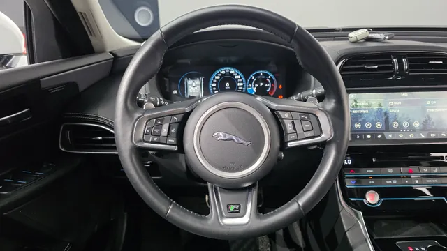 Jaguar XE